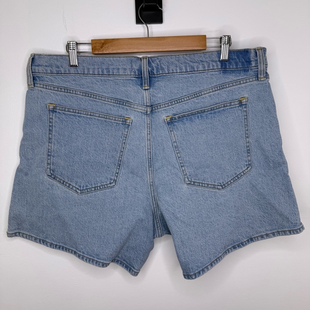 ABERCROMBIE NWT High Rise The Dad Light Wash Shorts - Picture 6 of 7